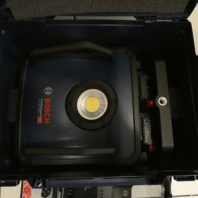 Akku  Arbeitsscheinwerfer Bosch Professional GLI 4000  C
